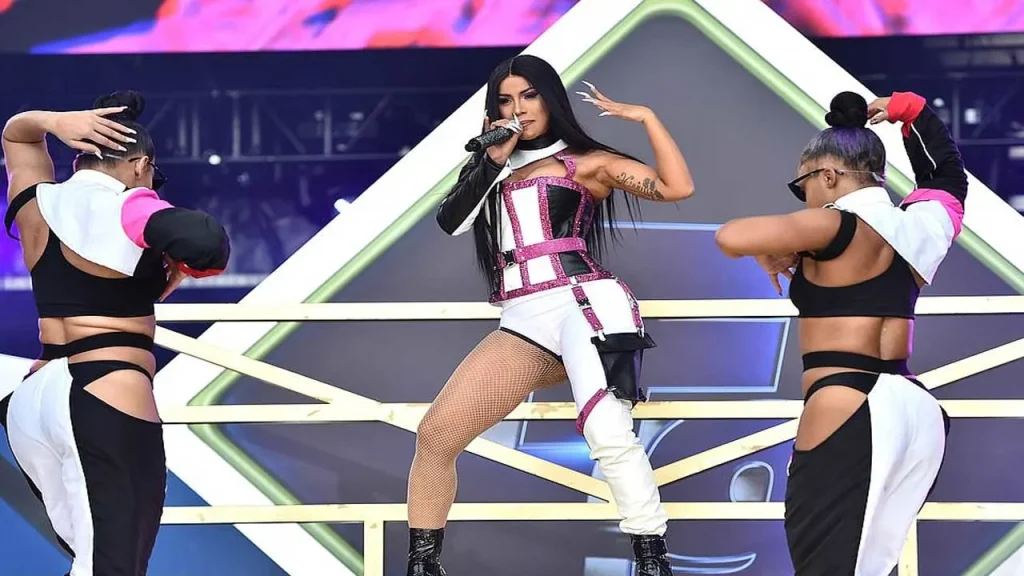 Cardi B Biography, Age, Height, Ethnicity, Family, and Career Highlights 2 Cardi B’s Age and Height